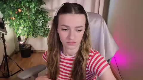 Snapshot of elizzza_ chatting on July 4, 2026, 5:13 am elizzza_ online show from July 4, 2026, 5:13 am