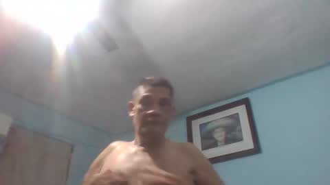 Snapshot of eljim323323 chatting on November 7, 2025, 8:58 am eljim323323 online show from November 7, 2025, 8:58 am