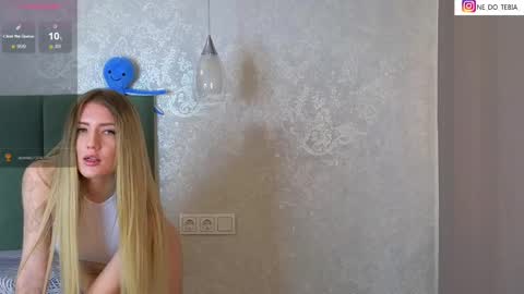 Snapshot of ella__sweety chatting on February 18, 2025, 3:10 am Ella online show from February 18, 2025, 3:10 am