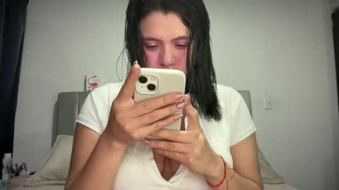 Ella  online show from February 16, 2025, 6:43 am