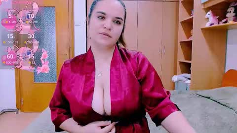 Snapshot of ella_diamonds chatting on September 30, 2025, 6:29 am Ella online show from September 30, 2025, 6:29 am