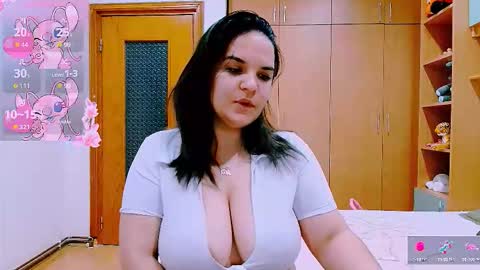 Snapshot of ella_diamonds chatting on October 13, 2025, 6:41 pm Ella online show from October 13, 2025, 6:41 pm