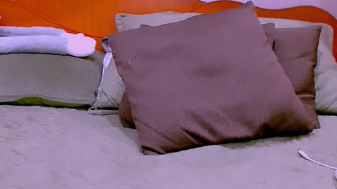 Snapshot of ella_diamonds chatting on November 4, 2025, 7:51 am Ella online show from November 4, 2025, 7:51 am