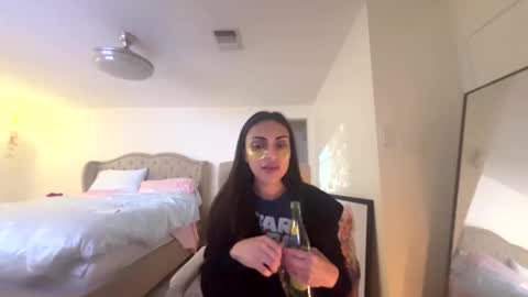 ella_ella_ella_ay online show from November 11, 2025, 4:34 am