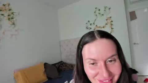 ELLA online show from April 10, 2026, 2:22 pm