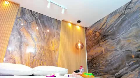 ella harper online show from January 9, 2025, 5:13 am