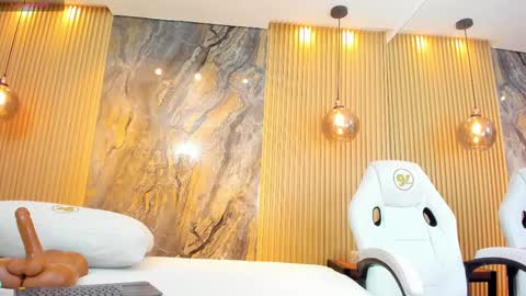 ella harper online show from February 18, 2025, 5:20 am