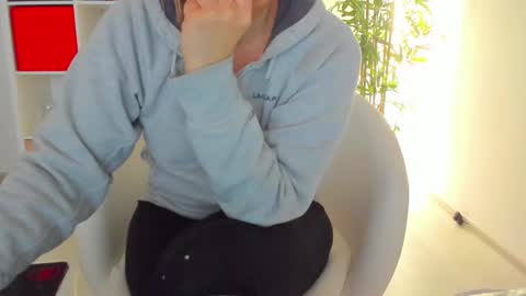 Snapshot of ella_squirt chatting on March 6, 2025, 8:30 am ella_squirt online show from March 6, 2025, 8:30 am