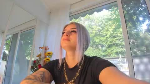 Snapshot of ella_vee chatting on July 26, 2026, 4:31 am ella_vee online show from July 26, 2026, 4:31 am