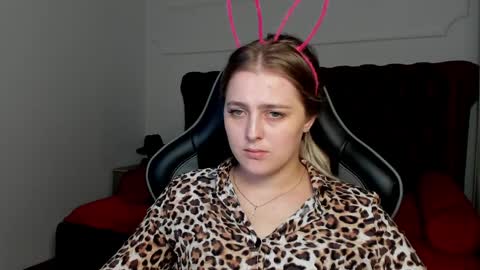 EllaBells online show from April 8, 2026, 5:18 am