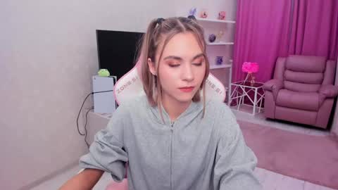 Snapshot of ellacurtis chatting on April 30, 2026, 2:07 am ellacurtis online show from April 30, 2026, 2:07 am