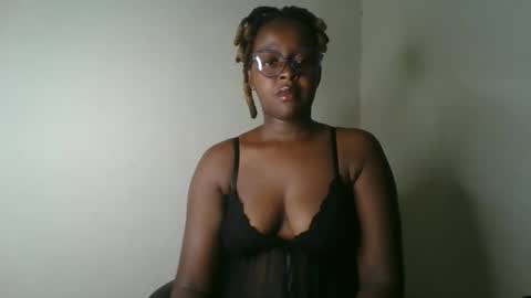 ellah-simone online show from May 4, 2026, 9:05 am