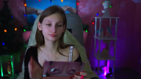 Snapshot of ellahorton chatting on December 30, 2024, 6:53 am Ella online show from December 30, 2024, 6:53 am