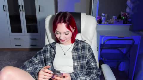 ellales online show from December 16, 2025, 9:47 am