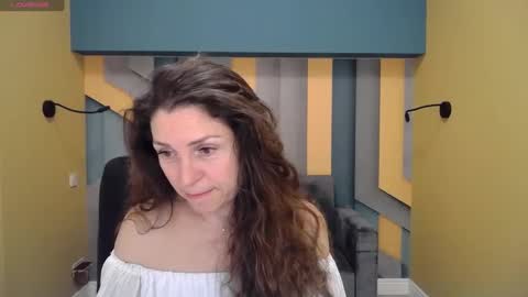 EllaLongs online show from December 14, 2024, 12:44 pm