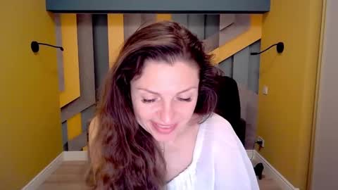 EllaLongs online show from February 19, 2025, 4:22 pm