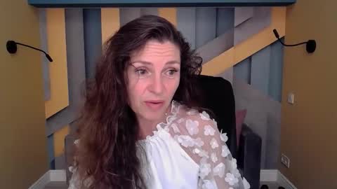 EllaLongs online show from September 14, 2025, 11:31 am