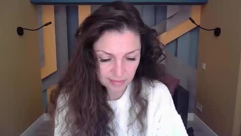 EllaLongs online show from November 19, 2025, 12:27 pm