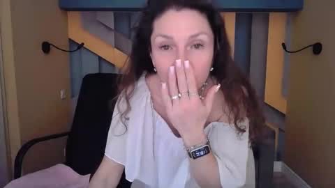 EllaLongs online show from March 4, 2026, 12:33 pm