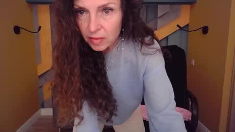 Snapshot of ellalongs chatting on June 2, 2026, 11:34 am EllaLongs online show from June 2, 2026, 11:34 am