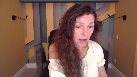 Snapshot of ellalongs chatting on June 20, 2026, 11:24 am EllaLongs online show from June 20, 2026, 11:24 am