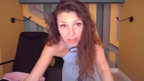 Snapshot of ellalongs chatting on June 29, 2026, 11:32 am EllaLongs online show from June 29, 2026, 11:32 am