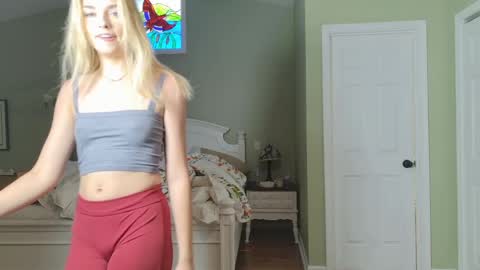 ellalowe online show from April 15, 2026, 7:58 pm