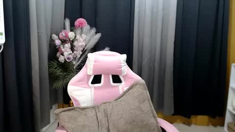 ELLA online show from April 3, 2026, 2:04 pm