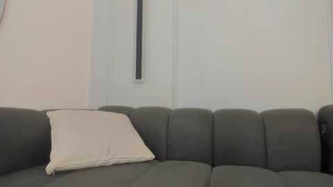 Ella online show from November 29, 2025, 11:24 am