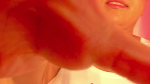 Ella online show from December 14, 2025, 12:54 pm