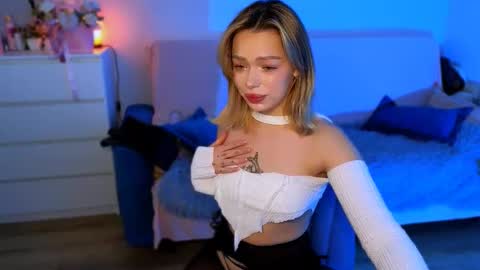 Snapshot of ellatwox chatting on November 22, 2025, 5:17 am Ella online show from November 22, 2025, 5:17 am