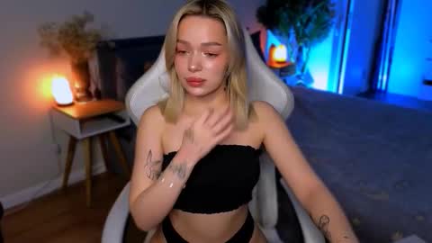 Snapshot of ellatwox chatting on January 10, 2026, 5:42 am Ella online show from January 10, 2026, 5:42 am