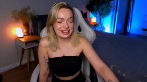 Snapshot of ellatwox chatting on January 12, 2026, 5:45 am Ella online show from January 12, 2026, 5:45 am