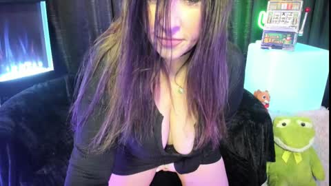 ELLE online show from February 26, 2025, 8:22 pm