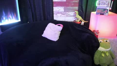 ELLE online show from October 27, 2025, 8:24 pm