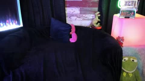 ELLE online show from February 8, 2026, 7:39 pm