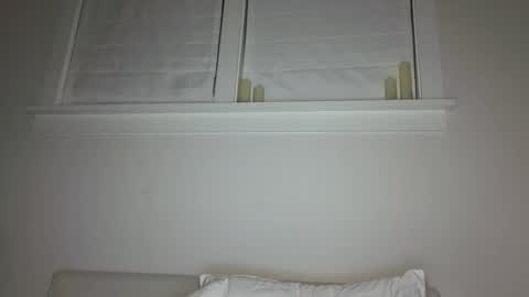 Snapshot of elle67 chatting on November 26, 2025, 1:17 am Elle67 online show from November 26, 2025, 1:17 am