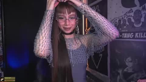 Snapshot of elle_uwu chatting on May 13, 2026, 9:11 pm follow me on instagram . online show from May 13, 2026, 9:11 pm