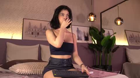 Snapshot of ellediane chatting on February 9, 2025, 5:50 am Elle Diane online show from February 9, 2025, 5:50 am