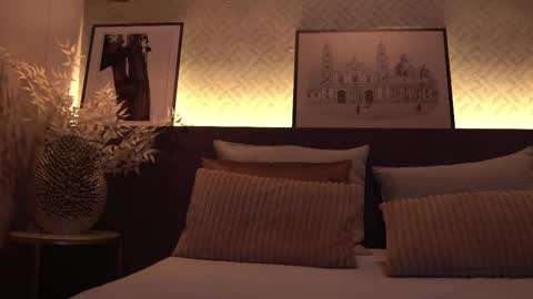 Snapshot of ellediane chatting on February 19, 2025, 6:33 am Elle Diane online show from February 19, 2025, 6:33 am