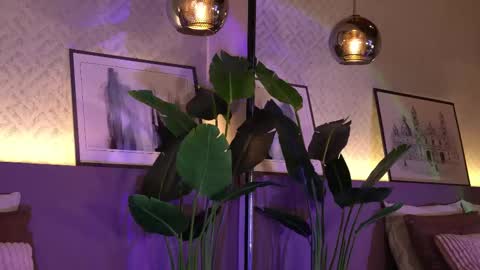 Snapshot of ellediane chatting on March 6, 2025, 3:57 am Elle Diane online show from March 6, 2025, 3:57 am