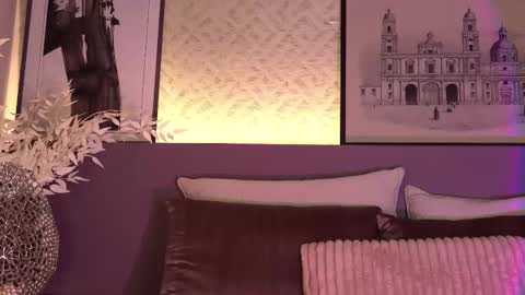 Snapshot of ellediane chatting on March 10, 2025, 7:10 am Elle Diane online show from March 10, 2025, 7:10 am