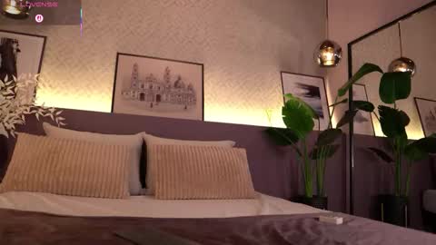 Snapshot of ellediane chatting on September 10, 2025, 11:27 pm Elle Diane online show from September 10, 2025, 11:27 pm