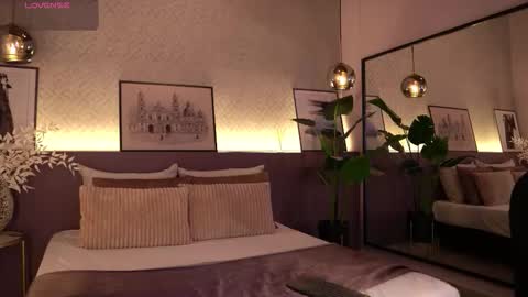 Snapshot of ellediane chatting on September 15, 2025, 12:10 am Elle Diane online show from September 15, 2025, 12:10 am