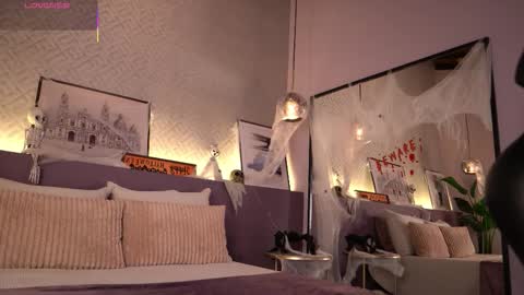 Snapshot of ellediane chatting on October 31, 2025, 11:06 pm Elle Diane online show from October 31, 2025, 11:06 pm