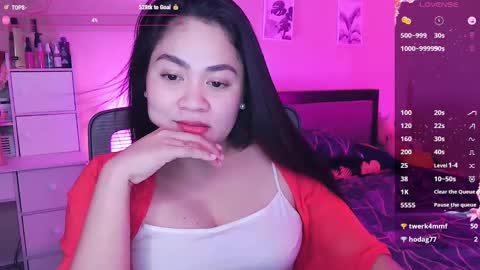 Snapshot of elleelle123 chatting on January 17, 2025, 5:32 am Ann online show from January 17, 2025, 5:32 am