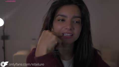 Linda Restrepo online show from October 11, 2025, 12:21 am