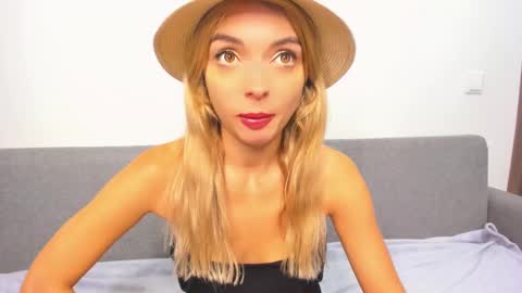 ellen_flow online show from February 14, 2025, 10:04 pm