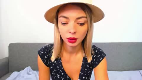 ellen_flow online show from October 18, 2025, 1:12 pm