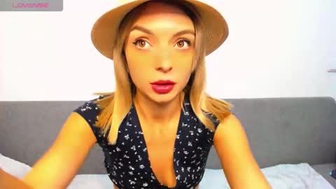 ellen_flow online show from October 23, 2025, 9:24 pm